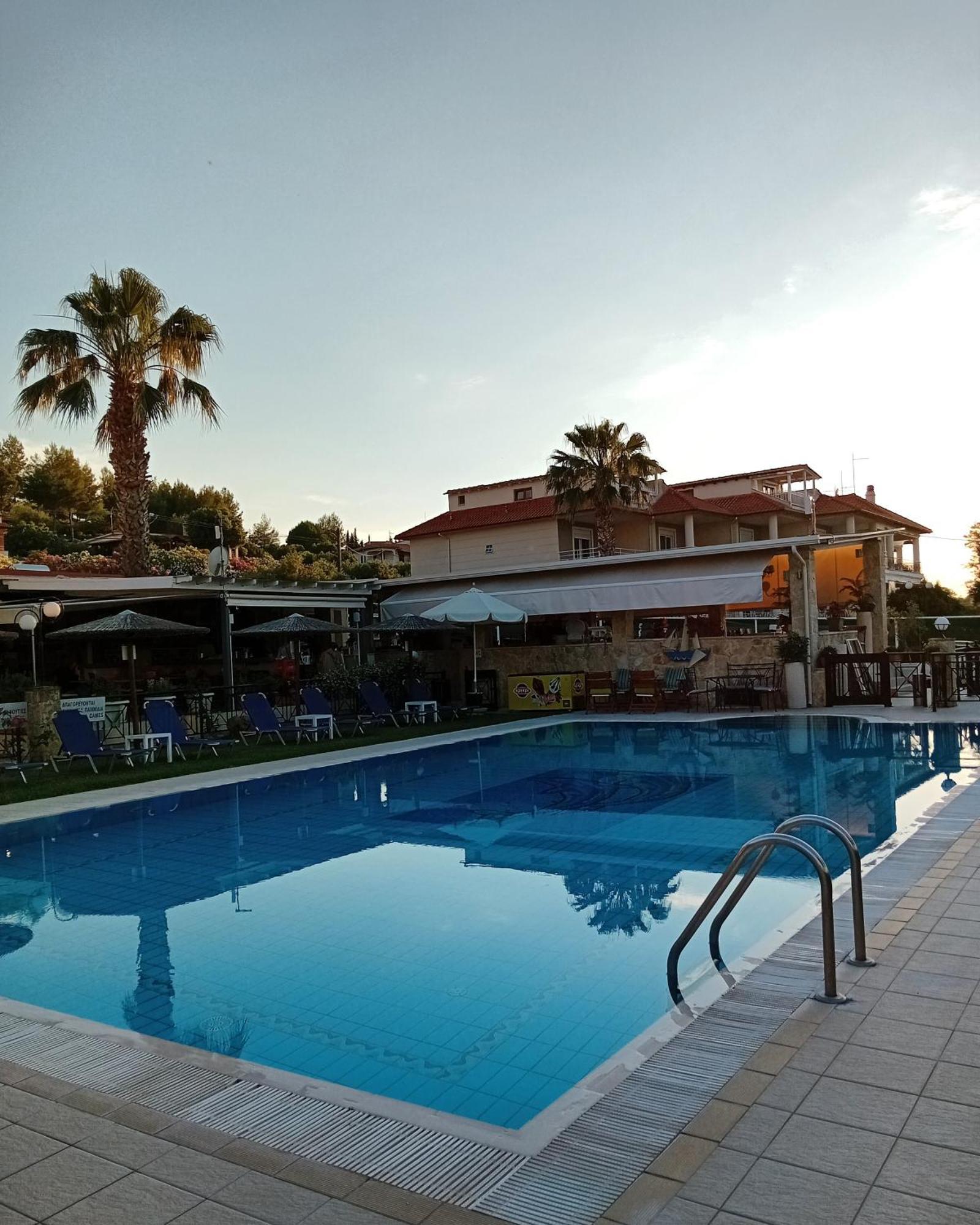 Golden Residence Family Resort Пефкохори Экстерьер фото