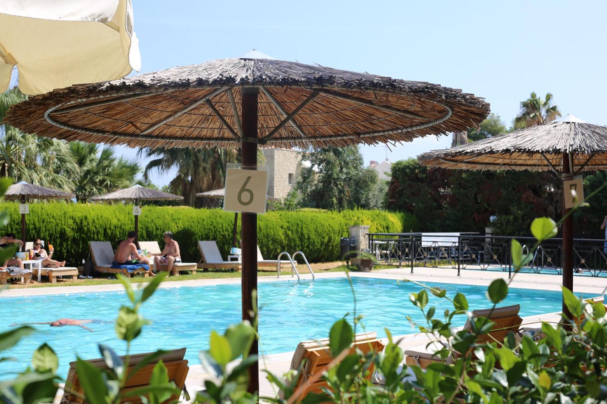 Golden Residence Family Resort Пефкохори Экстерьер фото