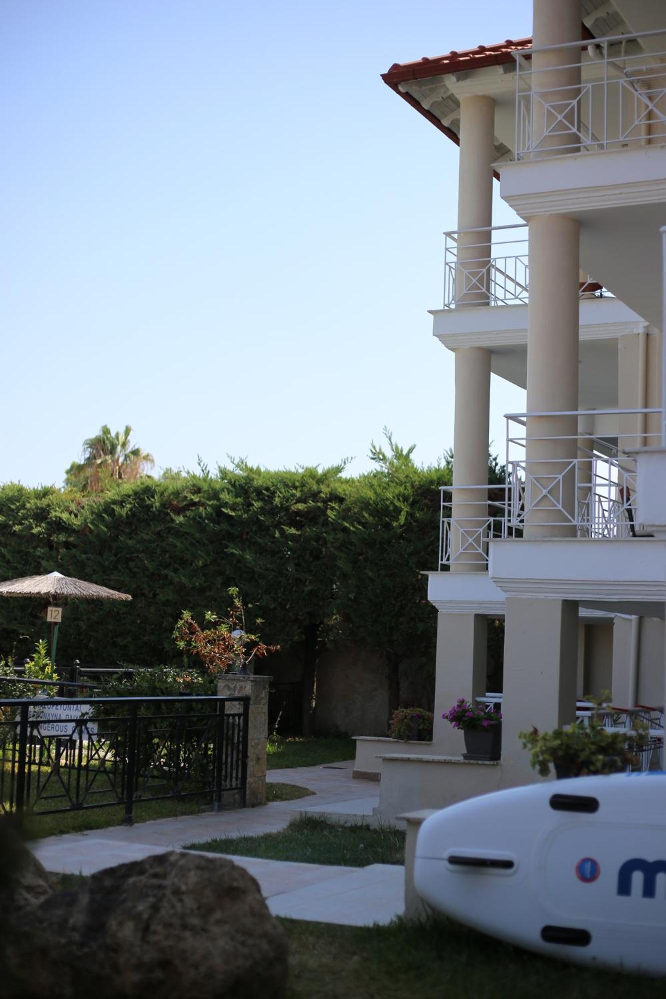 Golden Residence Family Resort Пефкохори Экстерьер фото